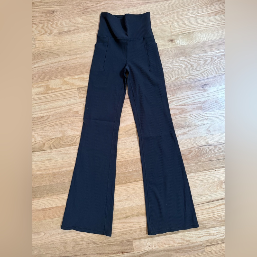 Athleta Salutation Stash Rib Flare Pants Size XS Tall Black High Rise Yoga